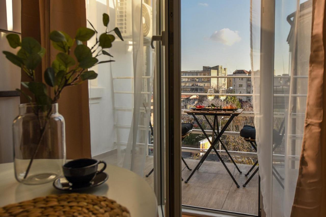 Cozy 1Br Escape - Apartment With Charming Balcony Near Universitate Bucharest Exterior photo